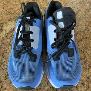Cloudstartus running shoes